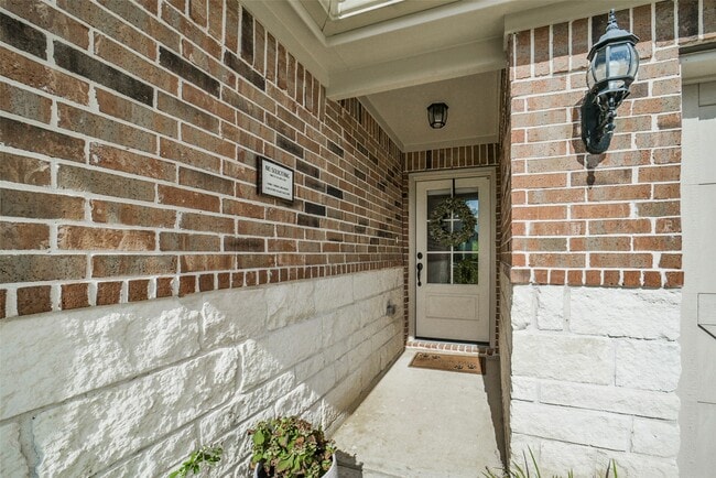 Photo - 221 Woods Rose Ct