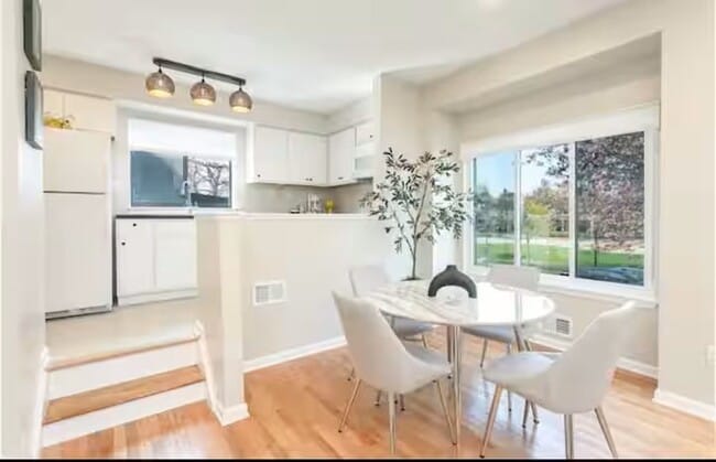 Photo - 549 University Ave