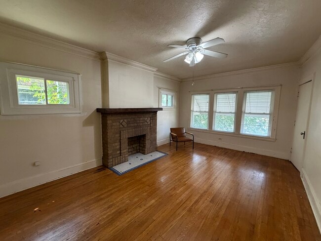 Photo - 1357 Phelps Ave Unit 4