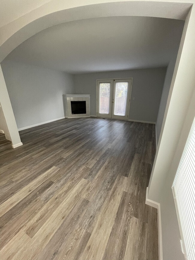 Photo - 473 NE Conifer Blvd