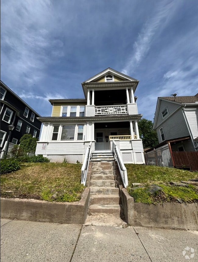 Building Photo - Beautifully maintained two-family house Unit 2 FL