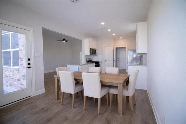 Photo - 910 Emerson Dr