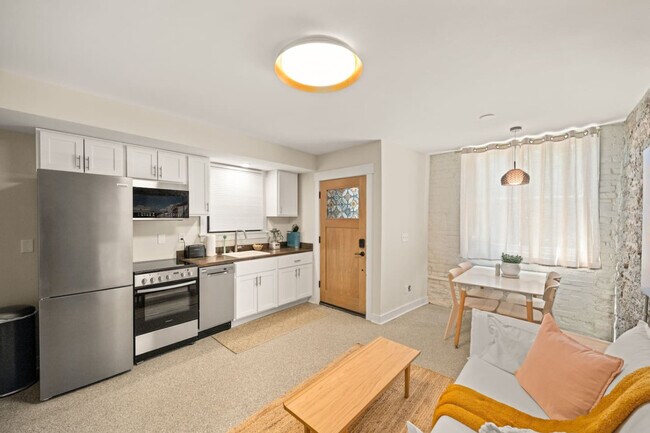 Photo - 1918 Vine St Unit ID1315618P