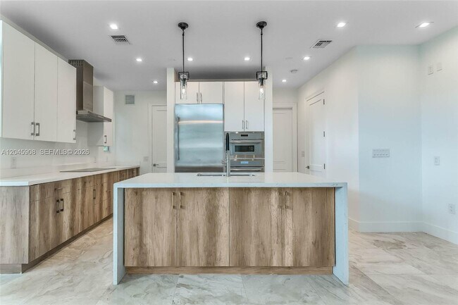 Photo - 3406 Ponce de Leon Blvd