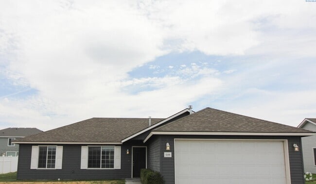 Building Photo - 3 bed, 2 bath home in Pasco