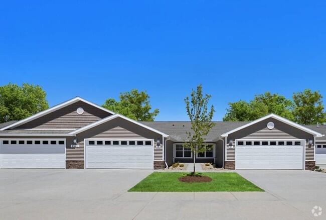 Building Photo - Redwood Burlington Rental