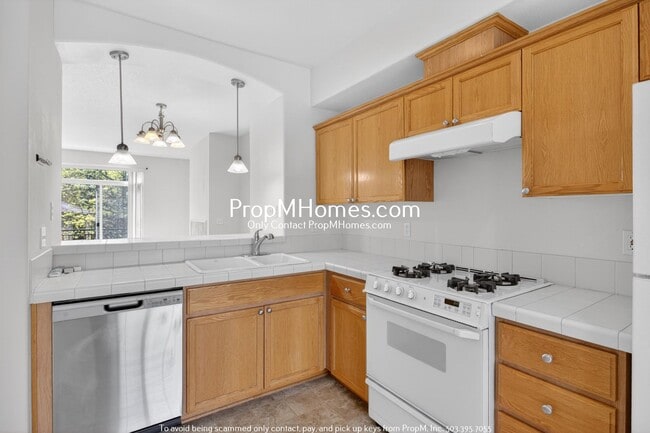 Photo - Spacious Three Bedroom Townhome in the Heart of Beaverton!