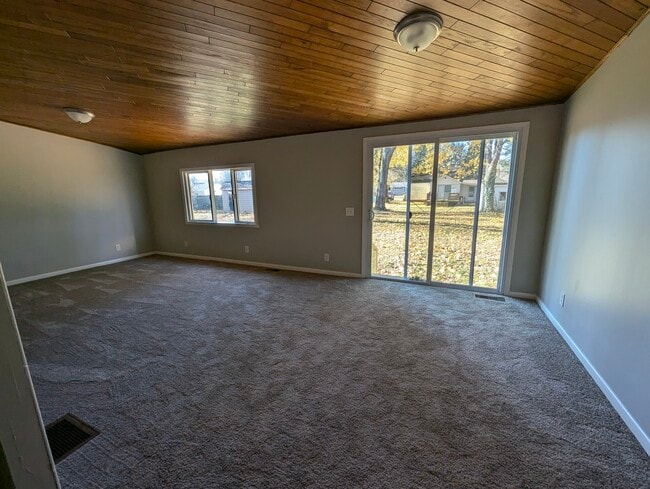 Photo - 114 Maple Manor Dr