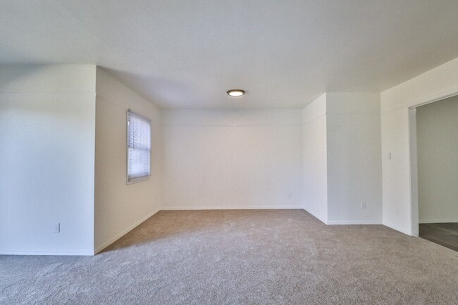 Photo - Crow's Nest Apartments