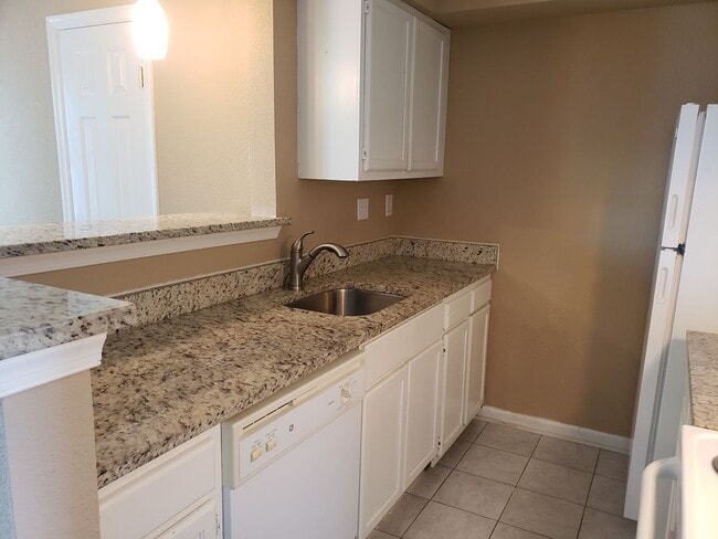 Photo - Modern 2 Bed | 2 Bath Townhouse in Town Center!