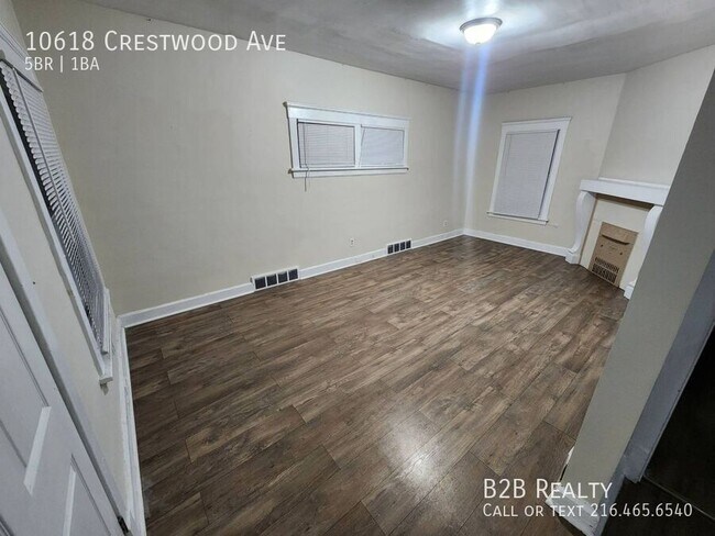 Photo - 10618 Crestwood Ave