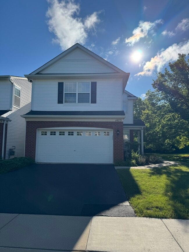 Building Photo - 1425 Millbrook Dr Rental