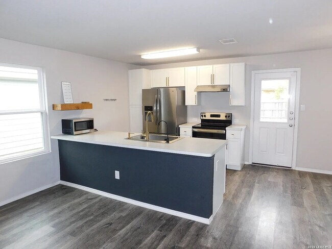 Room in Single Family Home on Sunshine Smt
