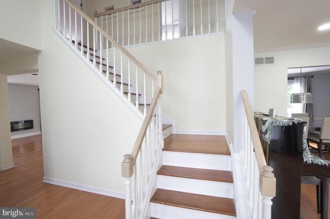 Photo - 113 N Stone Ridge Dr