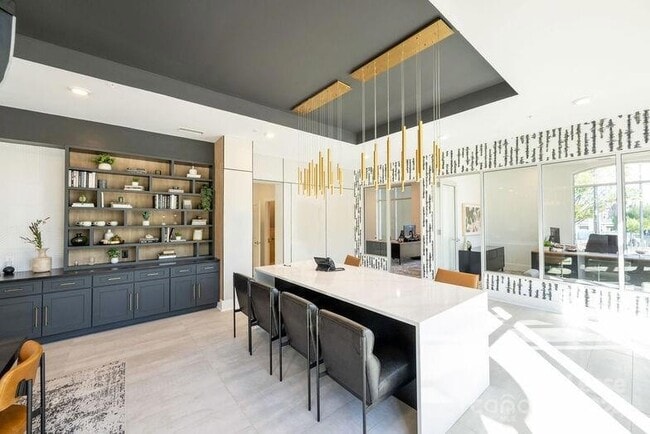 Photo - 425 W Trade St Unit 1ER