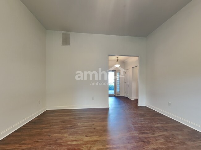 Photo - 439 W Rustling Leaves Ln