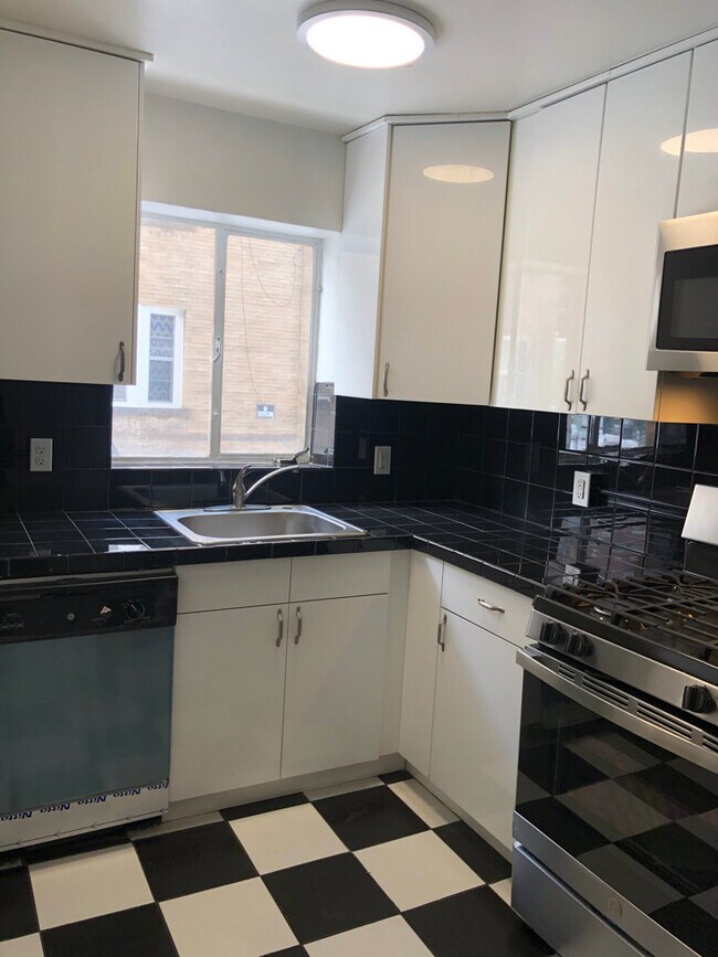 Photo - 1377 N Pearl St Unit 14