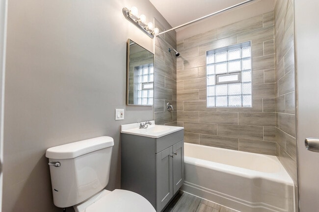 Photo - 620 E 73rd St Unit 1