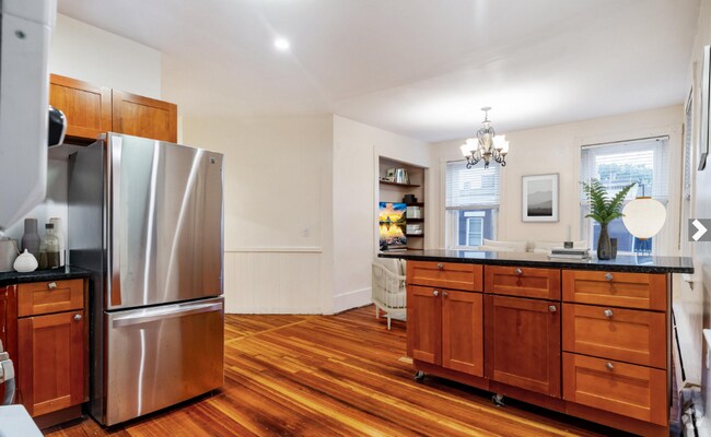 Building Photo - 128 Day St Unit 2 Rental