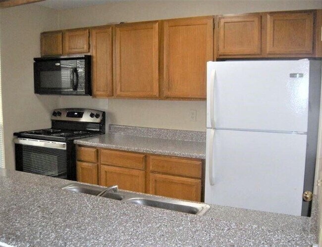 Photo - 704 W 21st St Unit 304