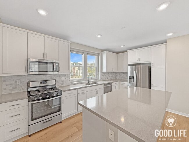 Photo - Stunning 2B/2BA Townhome in Mira Mesa for Rent!