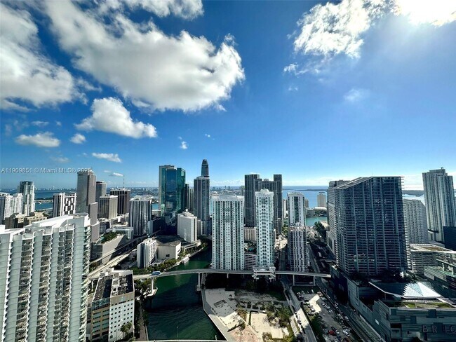 Photo - 92 SW 3rd St Unidad PH5213