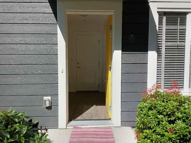 16337-16315 15 Ave