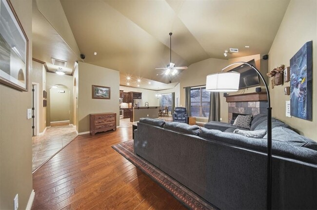 Photo - 2425 Glenmere Dr
