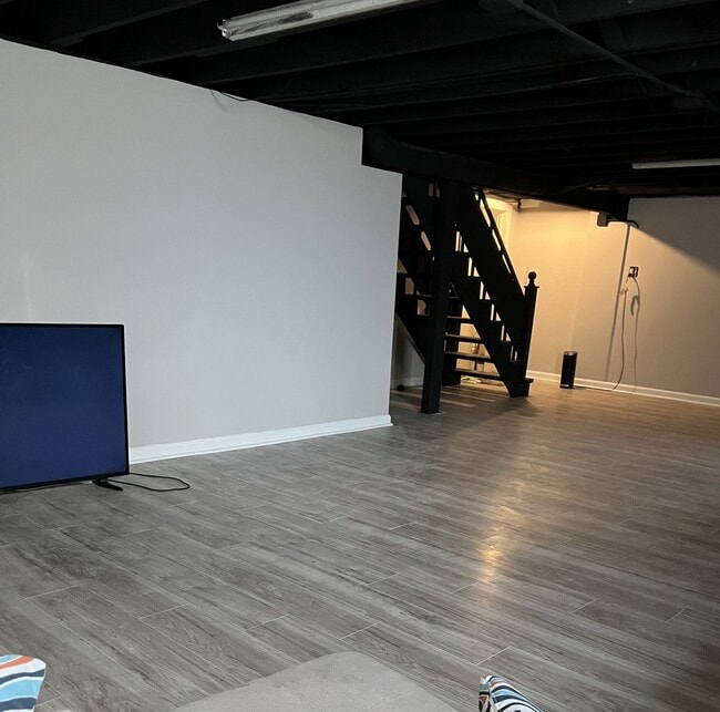 Photo - 380 W 15th St