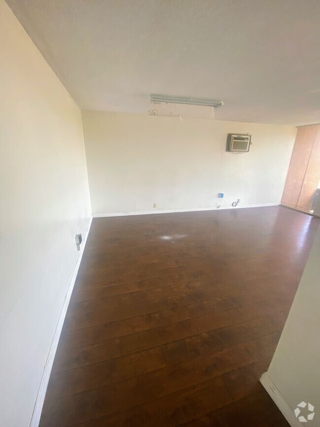 Building Photo - 3516 Unit 7-8 Rental
