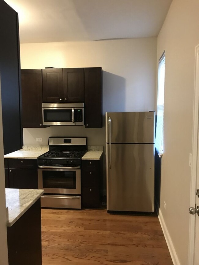Building Photo - 3501 W Cortland St Unit 1R