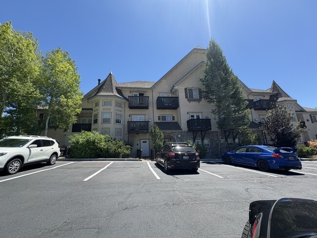 Building Photo - 350 N Fairway Dr