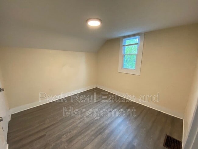 Photo - 740 Oakland Ave SW