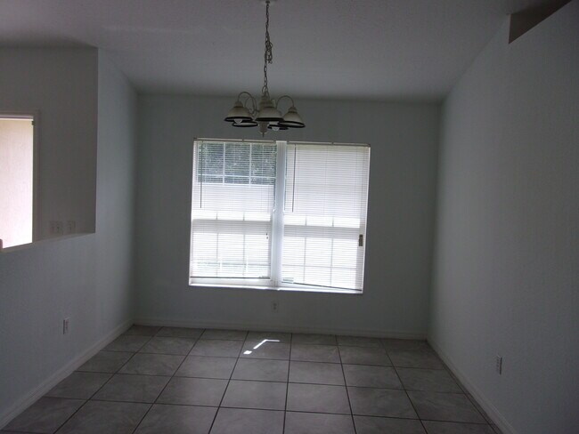 dining area - 5 Pecan Pass Radl