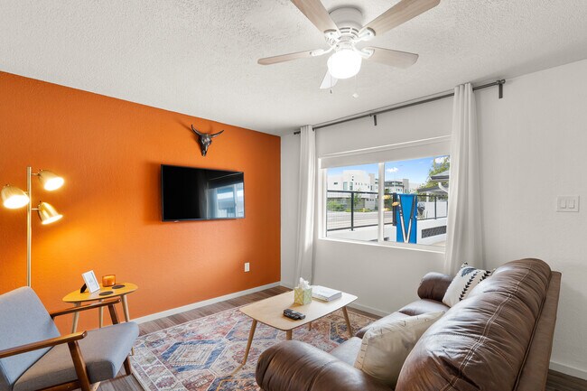 Photo - 1232 W 4th St Unit APT 1