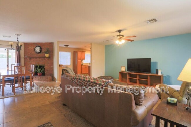 Photo - 2845 E Sierra St