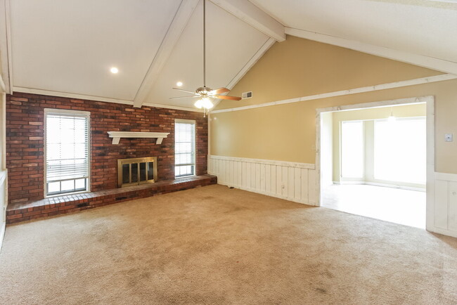 Photo - 6708 Henredon Dr