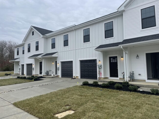 Building Photo - 385 N Tuckahoe Rd