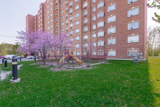 Photo - 333 Sidney Belsey Cres