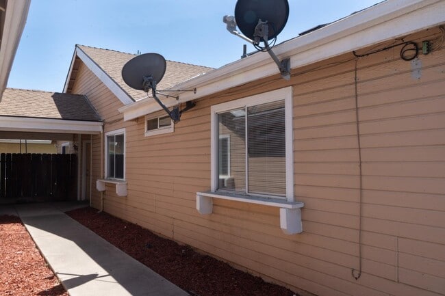 Photo - 7010 N Thorne Ave