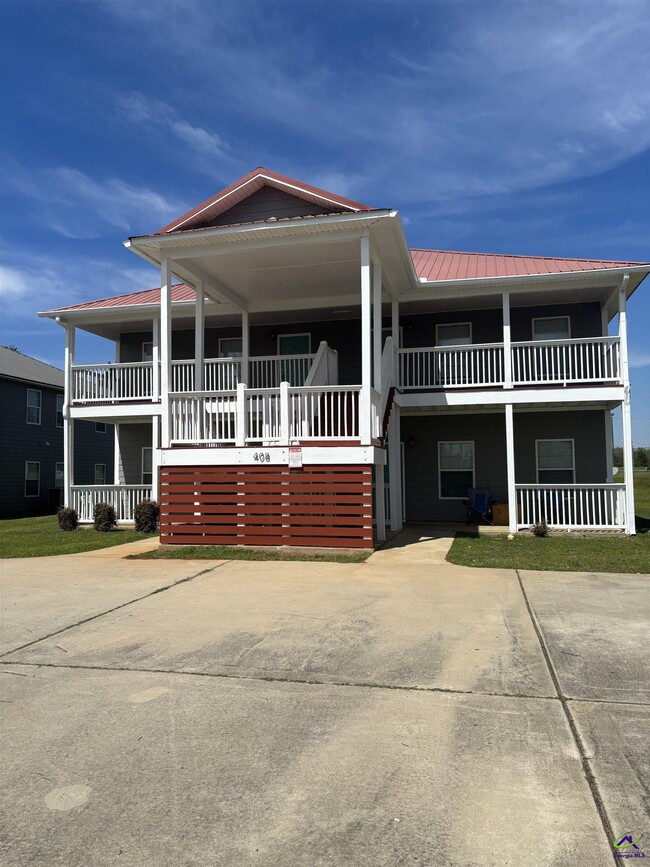 Building Photo - 408 Club Villa Court Rental