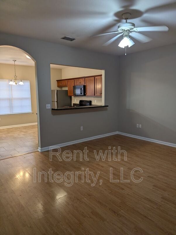 Photo - 1221-2 Lake Avenue