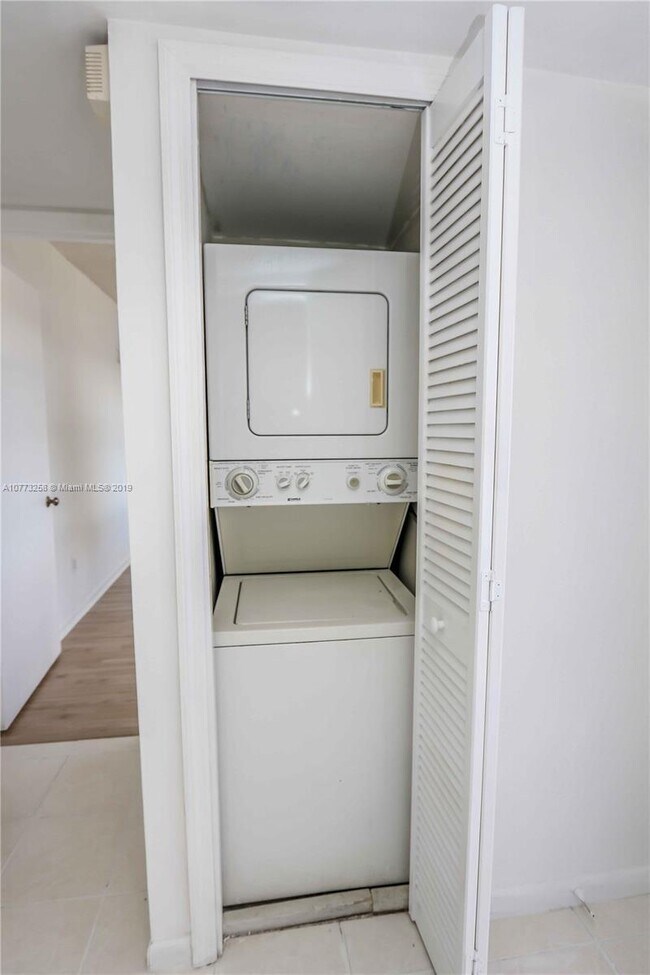 Photo - 2 bedroom in Hammocks FL 33196 Unit 2-204