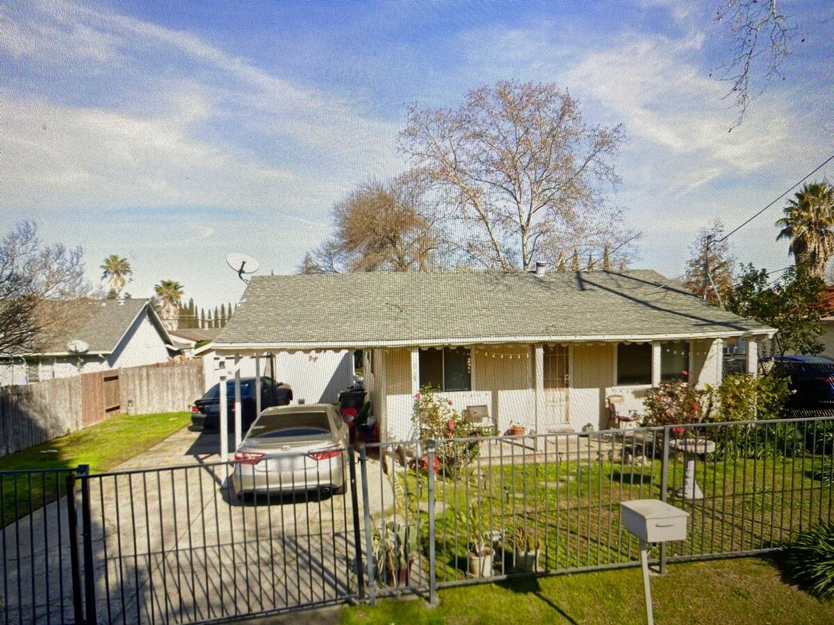 Photo - 617 Granger Ave House