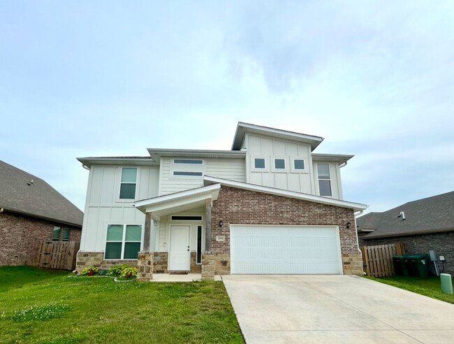 Gorgeous Contemporary Family Home in Cente... - Gorgeous Contemporary Family Home in Cente...