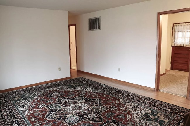 Photo - 425 N Hillsdale Dr