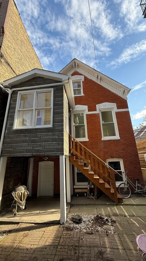 Photo - 2037 N Damen Ave