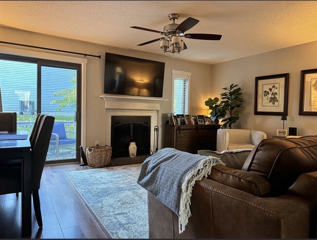 Building Photo - 98 Cannon Ridge Dr Unit Artillery Hill Condominium