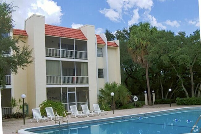 Building Photo - 636 NW 13th St Unit 14 Rental