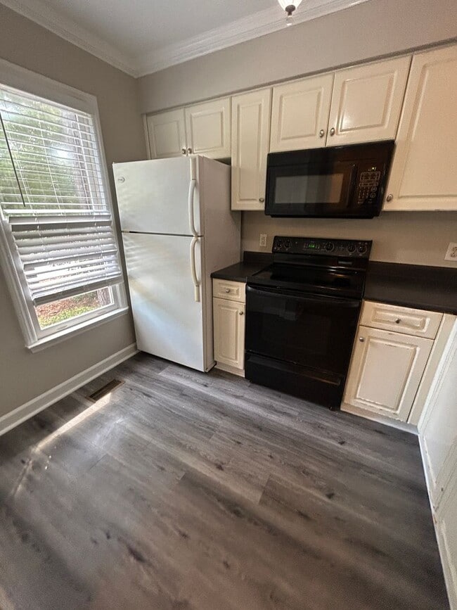 Photo - 1801 Crystal Down Ln